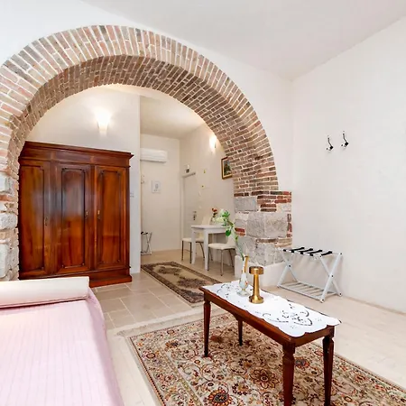 The Palace Szálloda 4*