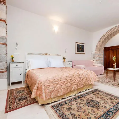 The Palace Szálloda Rovinj