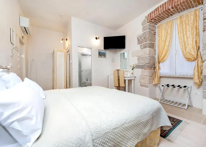 The Palace 4*